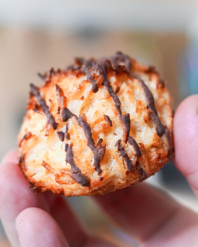 Coconut Paradise Macaroon