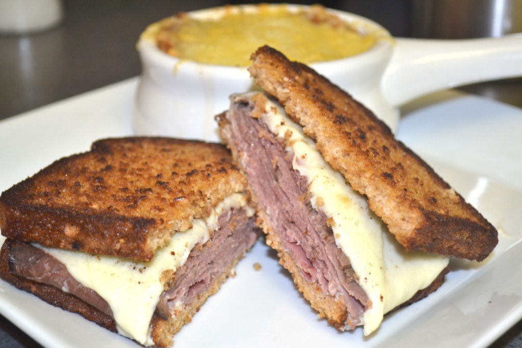 Provolone, Roast Beef, and Horseradish Mayo