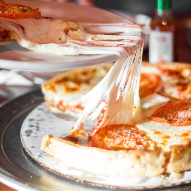 Iowa: Wig & Pen Pizza Pub