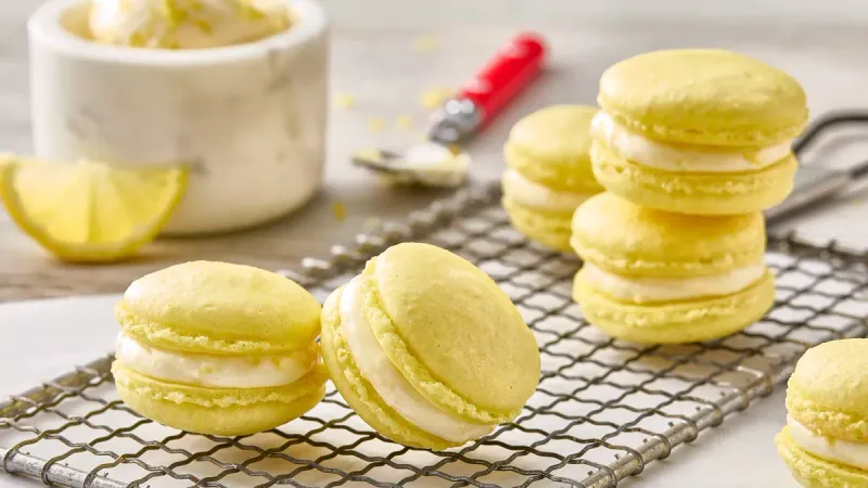 Lemon Zest Macaroon