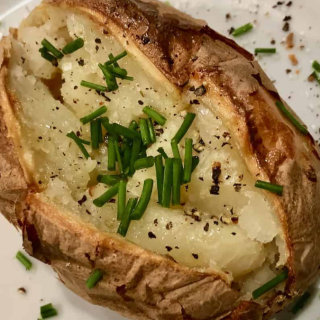 The Secret to Irresistible Baked Potatoes Lies in This Timeless British Cooking Technique