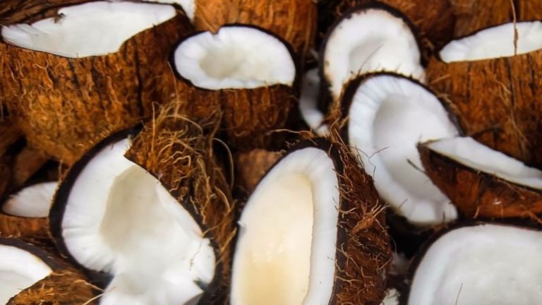 17 Sweet and Delicious Fruits That Won’t Impact Your Blood Sugar