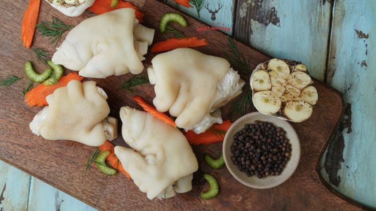 20 Weird American Dishes That People Pretend to Like
