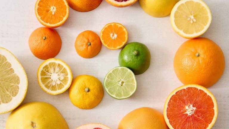 35 Delicious Anti-Aging Superfoods That Help Women Glow From Within