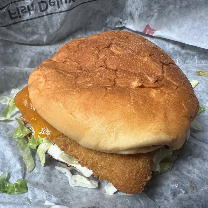 Arby's King's Hawaiian Fish Deluxe