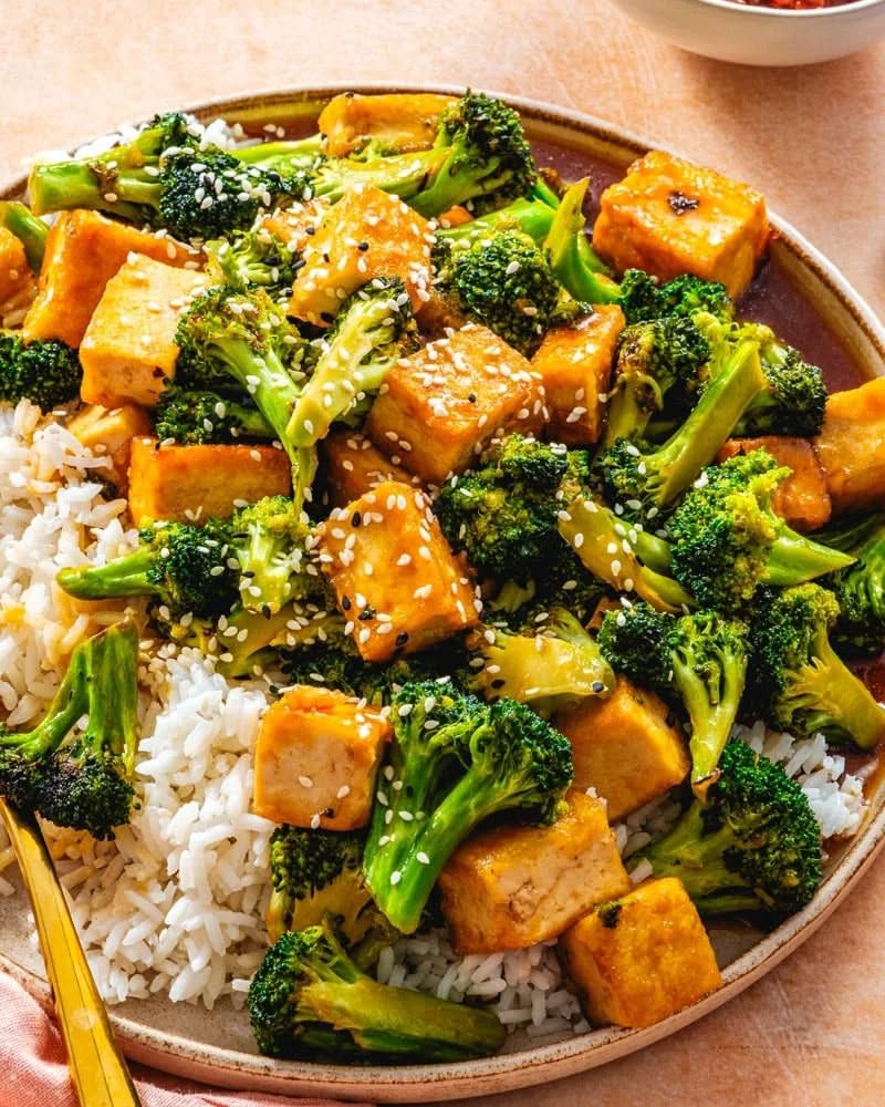 Tofu and Broccoli Stir-Fry