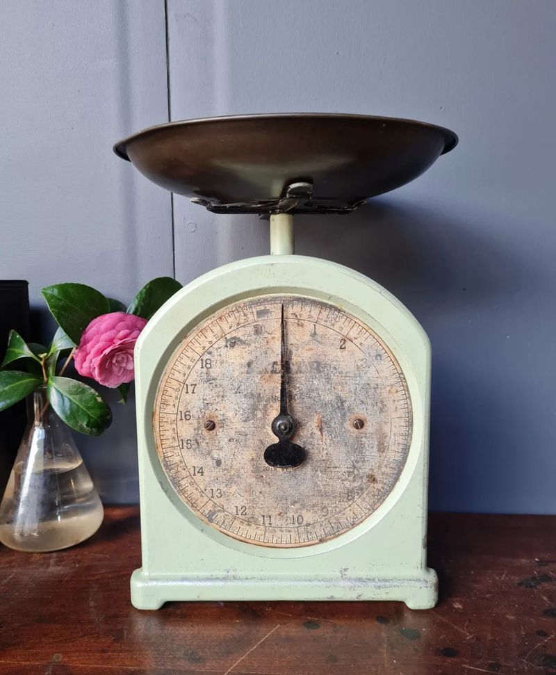 Vintage Kitchen Scales