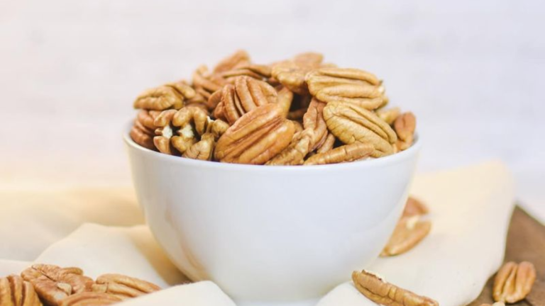 10 Nuts You Should Skip and 10 Healthier Alternatives to Crunch On