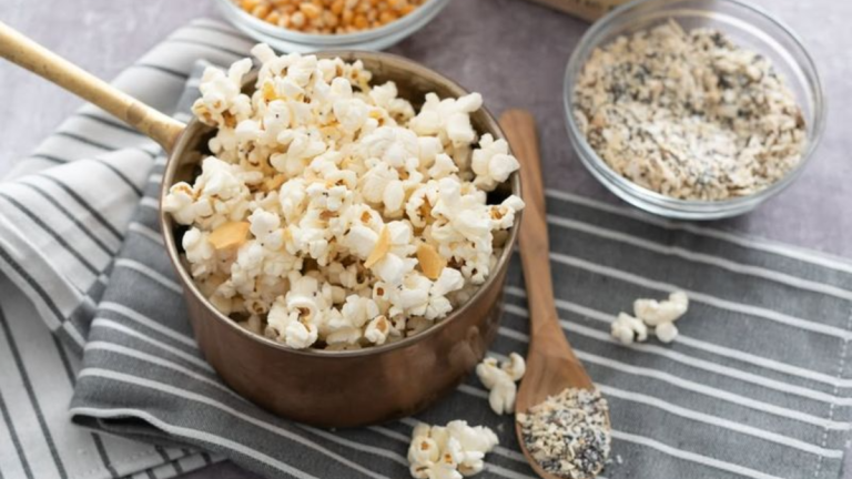 10 Things You Should Know About Popcorn, According to Nutritionists