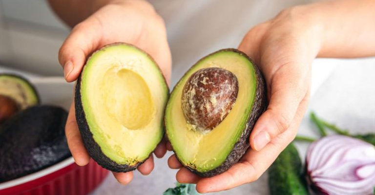15 Health Changes That Happen When You Eat Avocado Each Day