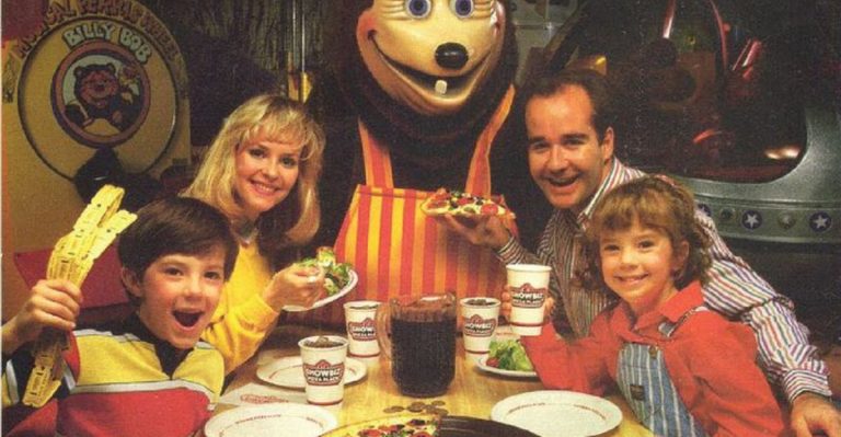 18 Nostalgic Restaurants That Were a Staple at 80s Birthday Parties