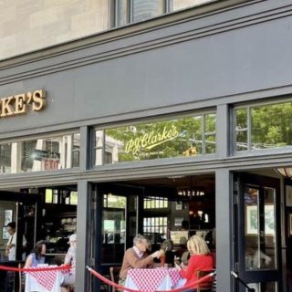 20 Iconic NYC Dining Spots That Have Been Around for Generations