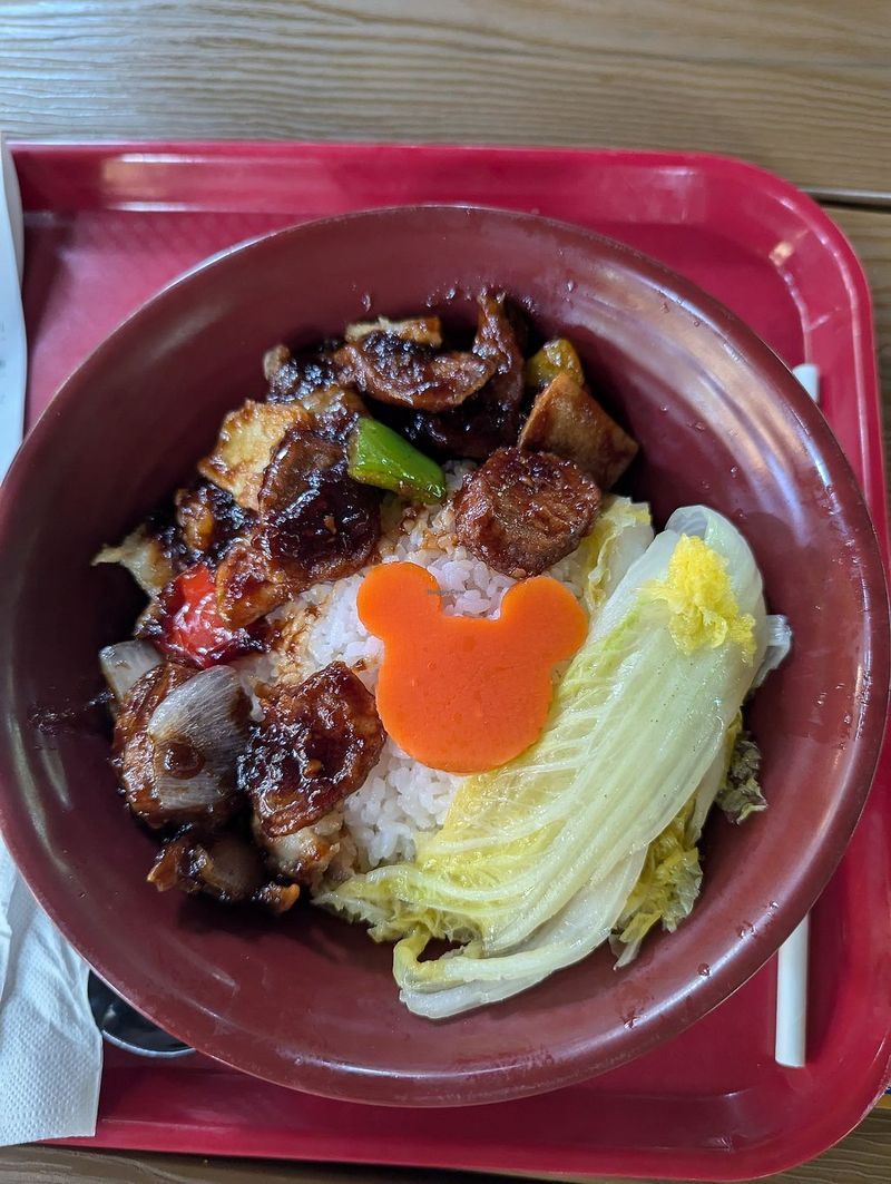 Tangled Tree Tavern Crispy Pork – Shanghai Disneyland (China)