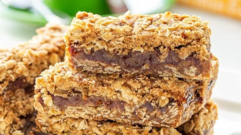 Chewy Oatmeal Date Bars (8×8 Pan Style): A Naturally Sweet Treat You’ll Want on Repeat