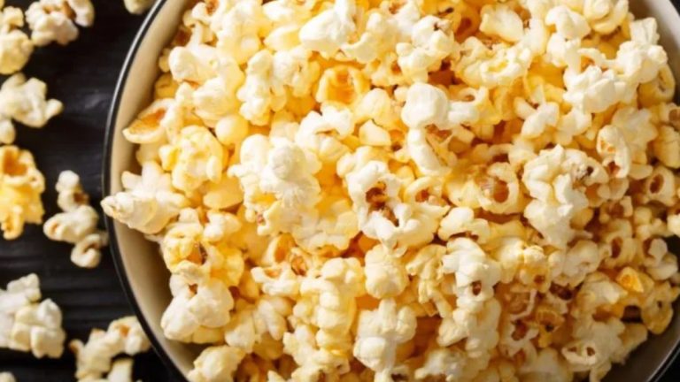 Discover What Nutritionists Really Think About Popcorn