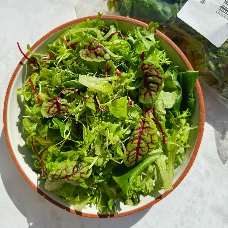 Mixed Leafy Greens – 5 Cups + Light Dressing