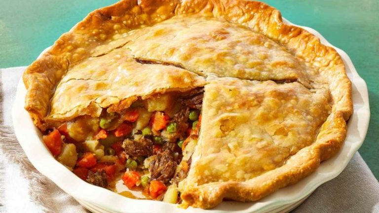 One-Pot Wonder: Quick and Savory Beef Pot Pie for Busy Nights