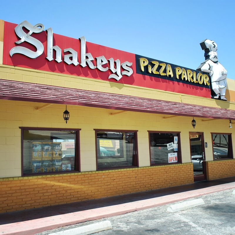 Shakey’s Pizza Parlor