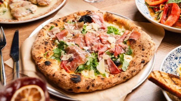 Tracing the Culinary Heritage of America with 20 Unforgettable Pizza Classics
