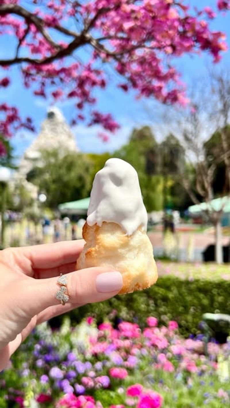 Matterhorn Macaroon – Disneyland Park (USA)
