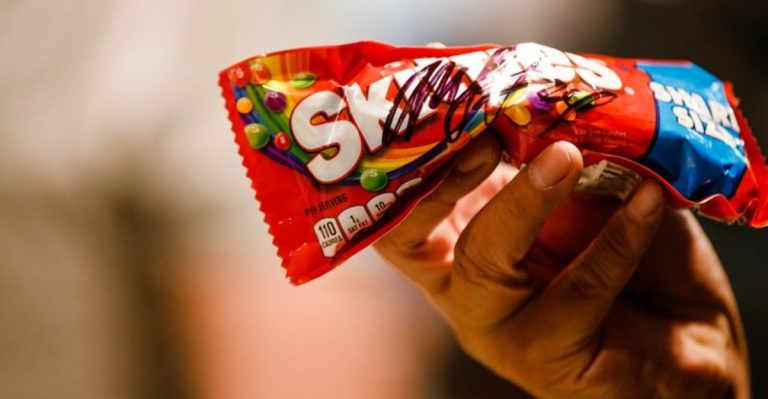 10 Everyday American Foods That Are Banned Elsewhere (And What You Can Eat Instead)