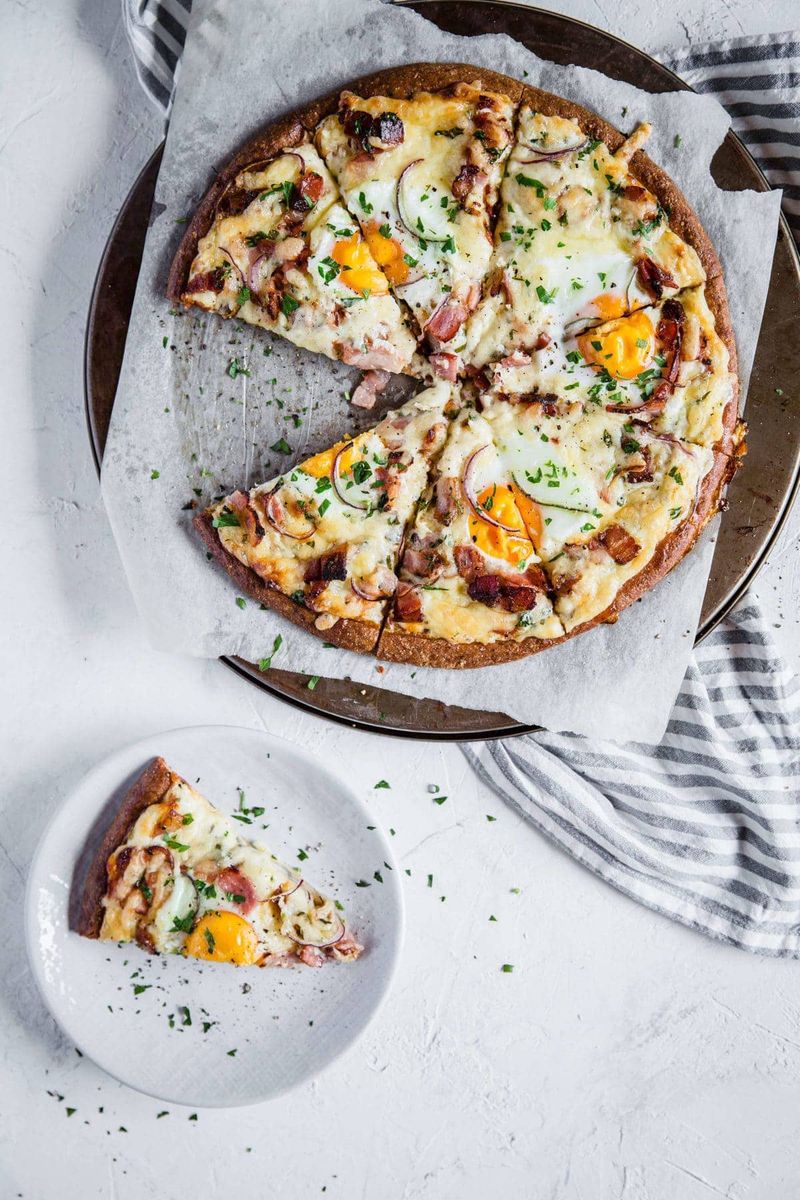 Low-Carb Breakfast Pizza