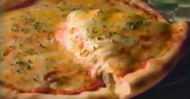11 Fast Food Favorites From the ’90s That Disappeared Forever