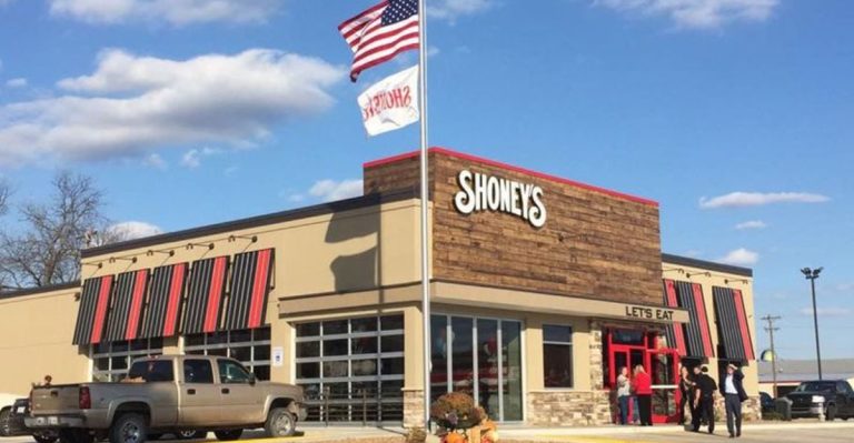 12 Fast-Food Chains You Thought Were Gone—But They’re Still Serving Somewhere