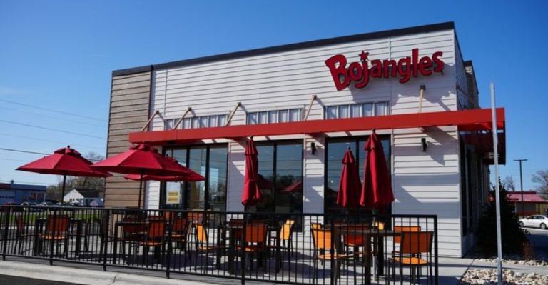 13 Finger-Lickin’ Chicken Chains That Are About to Be Everywhere in 2025