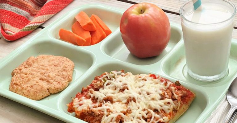 13 Old-School Cafeteria Foods That Are Pure Retro Lunchroom Magic