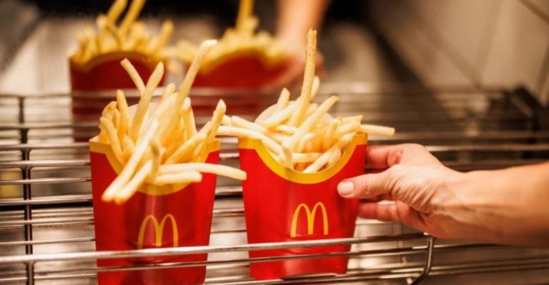 Surviving This Economy? These 7 Dollar Menu Items Make It Tolerable (Avoid These 7)