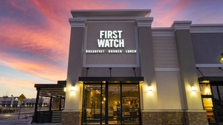 7 Restaurant Chains That Have Gone Downhill and 7 Still Going Strong