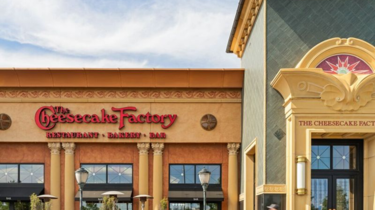 7 Restaurant Chains to Avoid (And 7 That’ll Actually Satisfy Your Cravings)