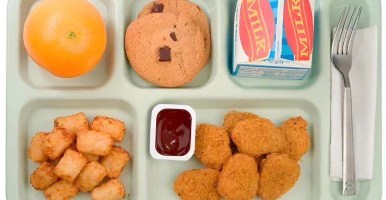 7 School Lunches That Scarred Us for Life & 7 Still Remember Fondly