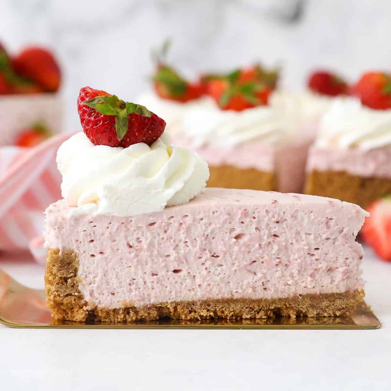 BEGINNER: No-Bake Strawberry Cheesecake