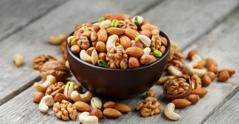 9 Healthy Plant-Based Snacks and 9 Processed Ones You Should Skip