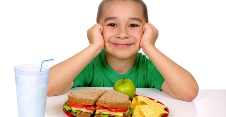 9 Unhealthy Lunchbox Staples and 9 Easy, Kid-Approved Replacements