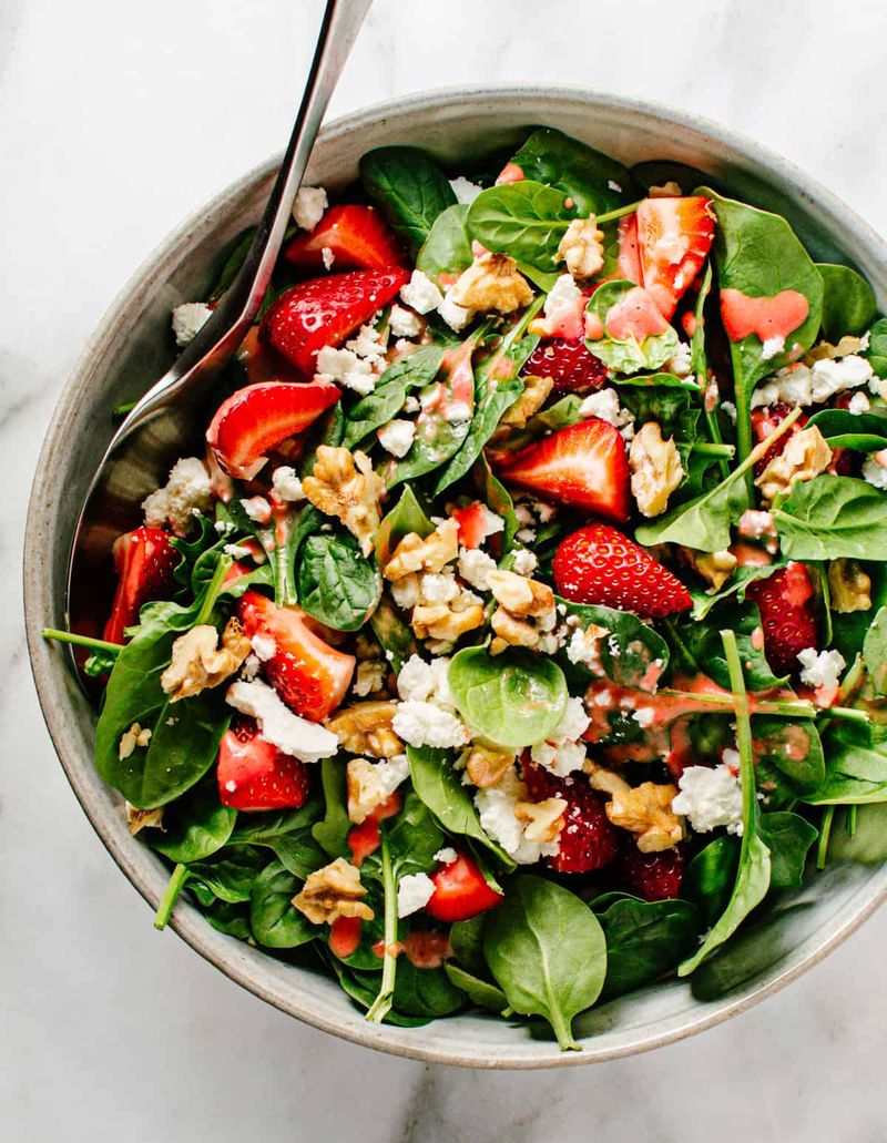 Berry Spinach Walnut Salad
