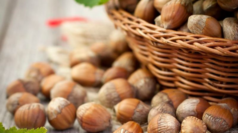 Avoid These 8 Nuts & Eat These 7 Instead