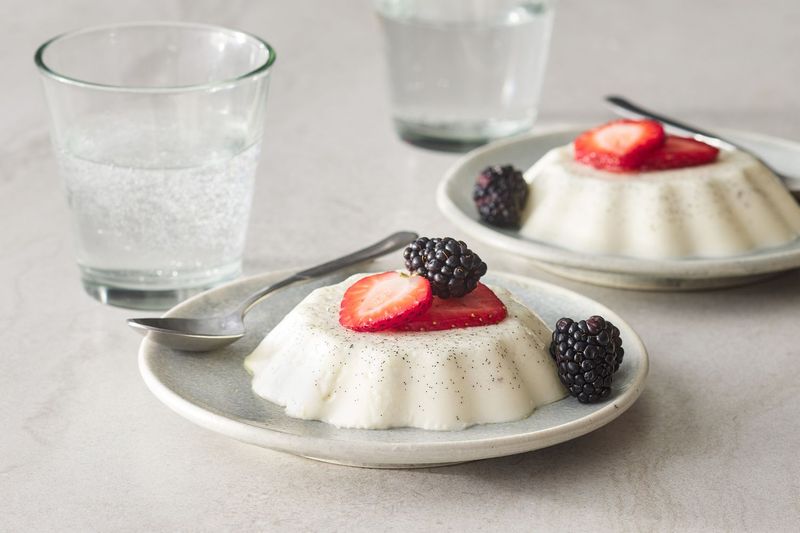 BEGINNER: Vanilla Panna Cotta