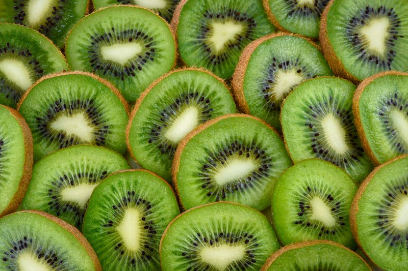 Kiwi Fruit: Spoon Scoop Technique
