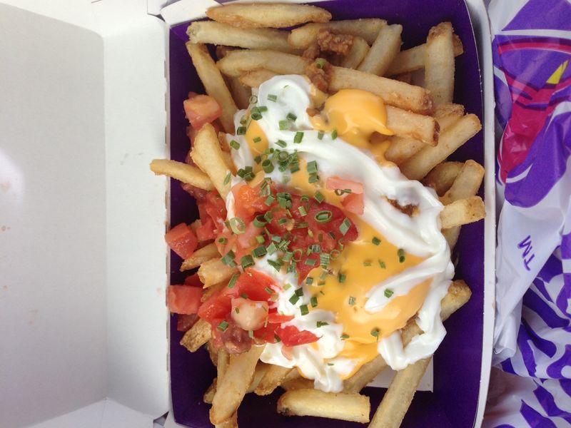 CANADA: Taco Bell Fries Supreme