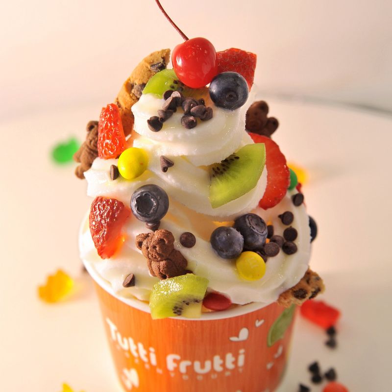 Frozen Yogurt (with Toppings!)