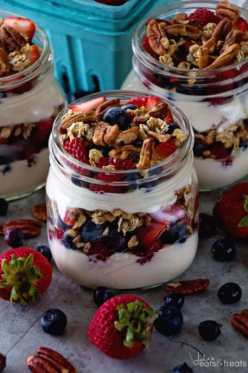 Greek Yogurt Parfait with Berries