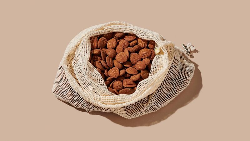 EAT: Almonds