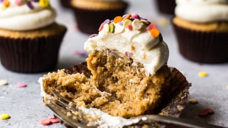 Earl Grey Tea Cupcakes That Taste Like a Sip of Sophistication