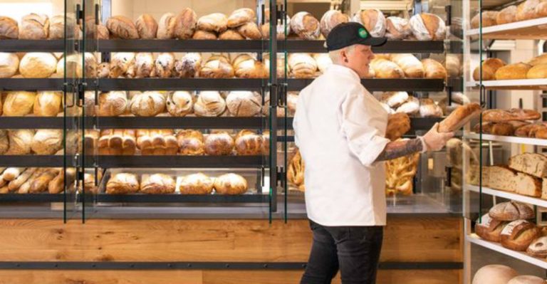 Fans Say These 10 Grocery Store Bakeries Are Better Than Most Cafés
