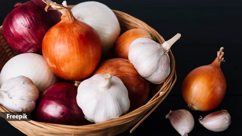 Garlic, onions, and high-fiber cousins
