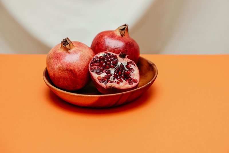 Pomegranates: The Water Bowl Method