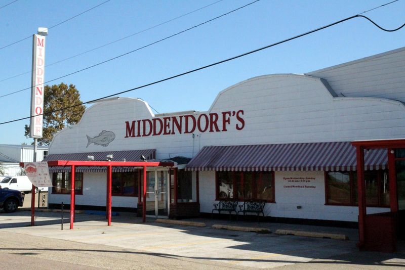 Louisiana – Middendorf’s, Akers (Manchac)